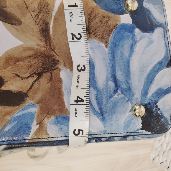 Silver Rose Large Floral Watercolor Hangbag Purse Pockets Compartments EUC - Picture 6 of 7